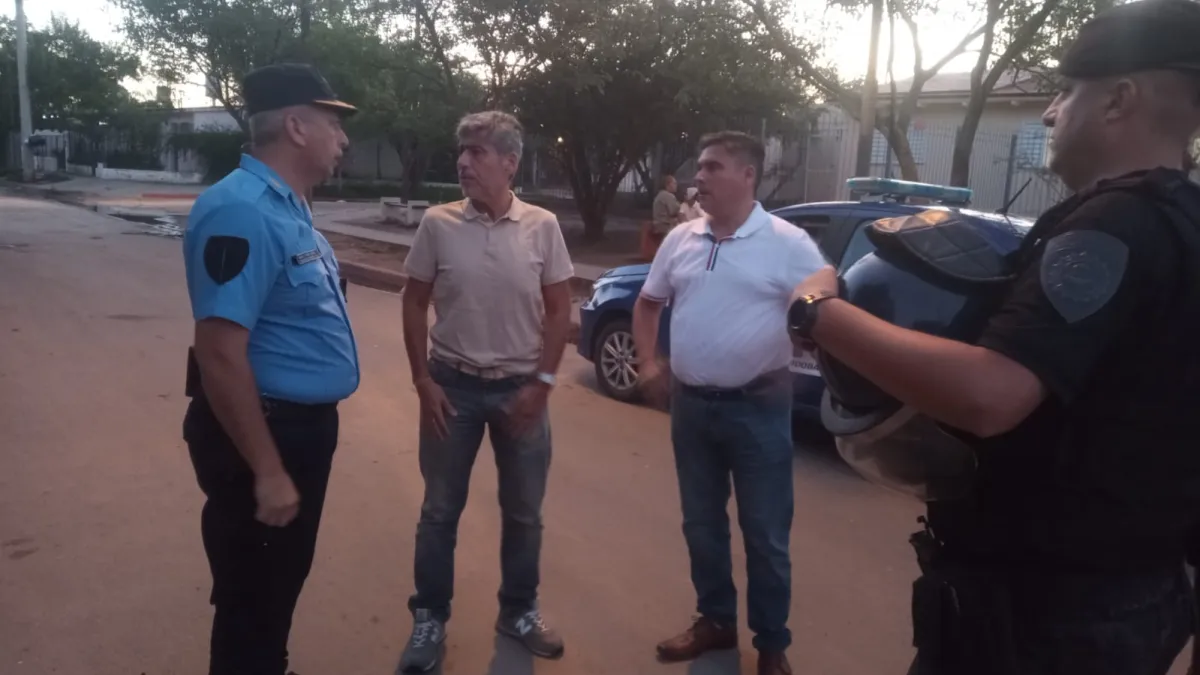 El ministro Quinteros acudió a Ciudad Evita tras el tiroteo a una comisaría