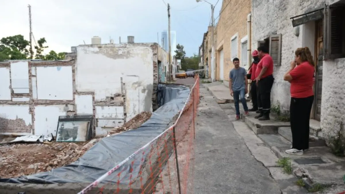 Remediarán el socavón originado a metros del Parque Las Heras – Elisa
