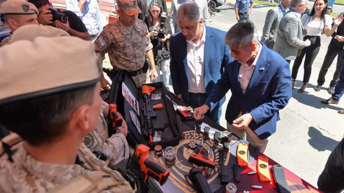 Verano Junto a Vos: un programa de seguridad turístico con armas no letales
