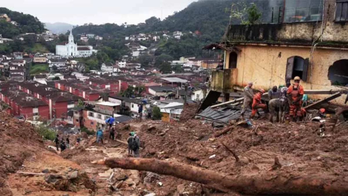 Ascienden a 12 los muertos tras las inundaciones en Río de Janeiro