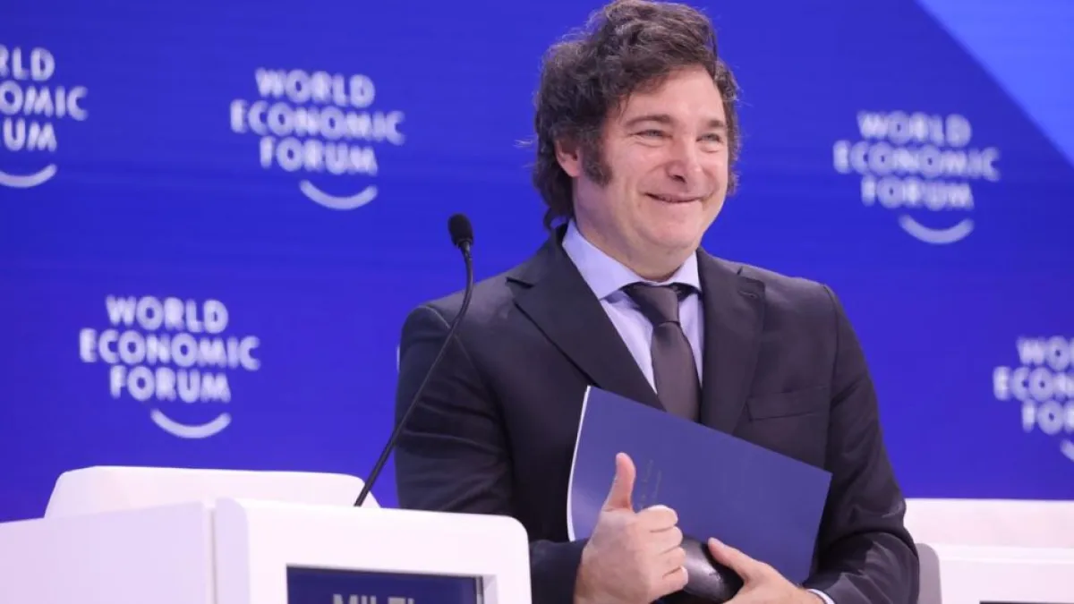 Milei regresa a la Argentina tras su viaje al Foro de Davos