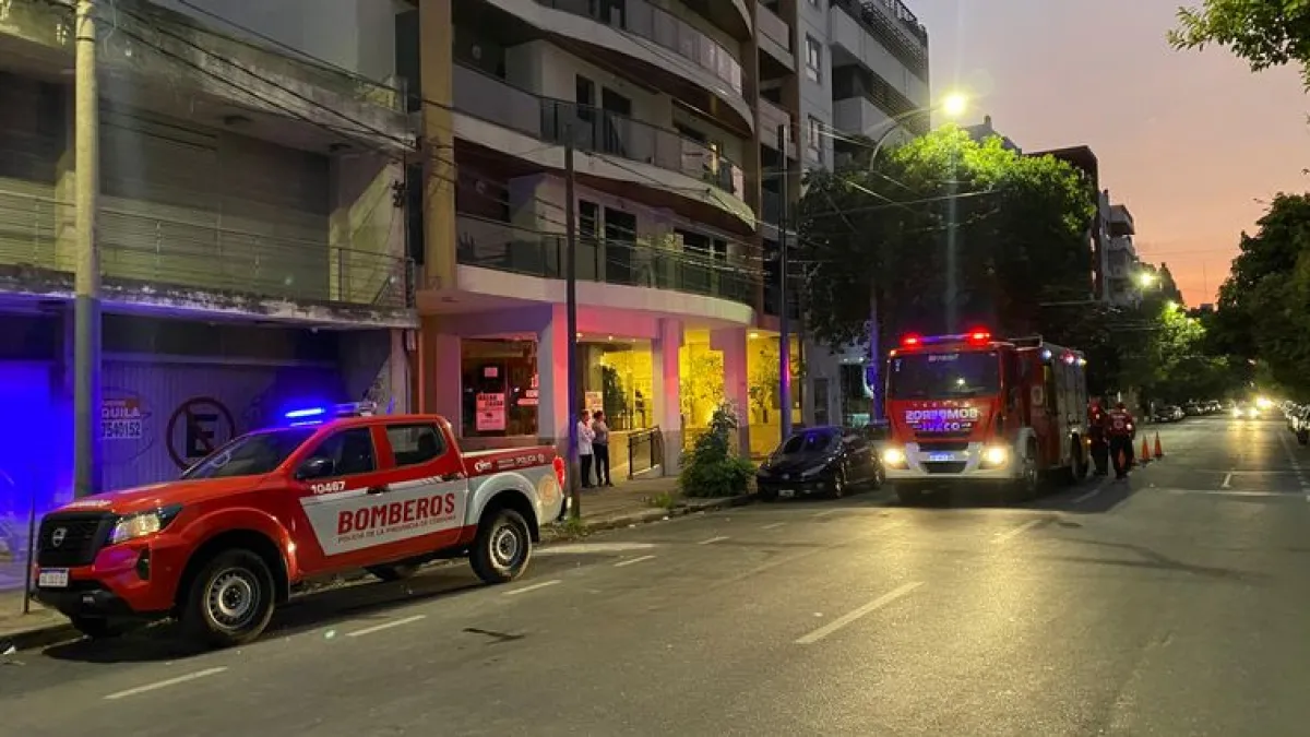 Incendio en un edificio dejó un fallecido y varios heridos en Córdoba