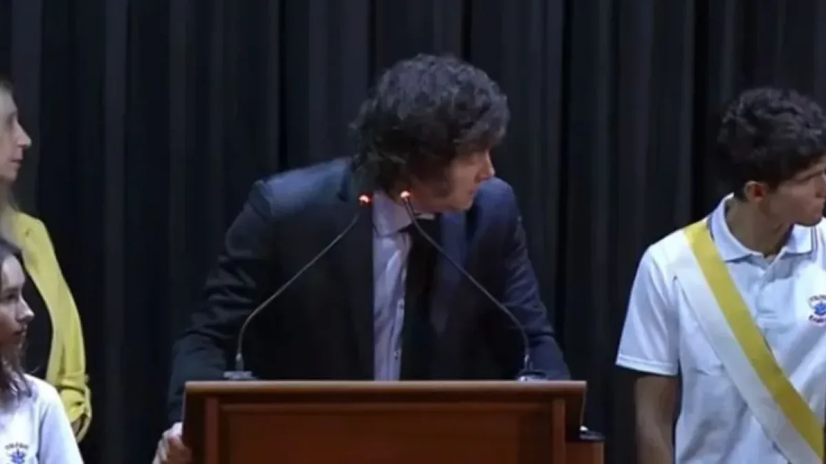 Dos alumnos se desmayaron durante un acto del presidente Milei
