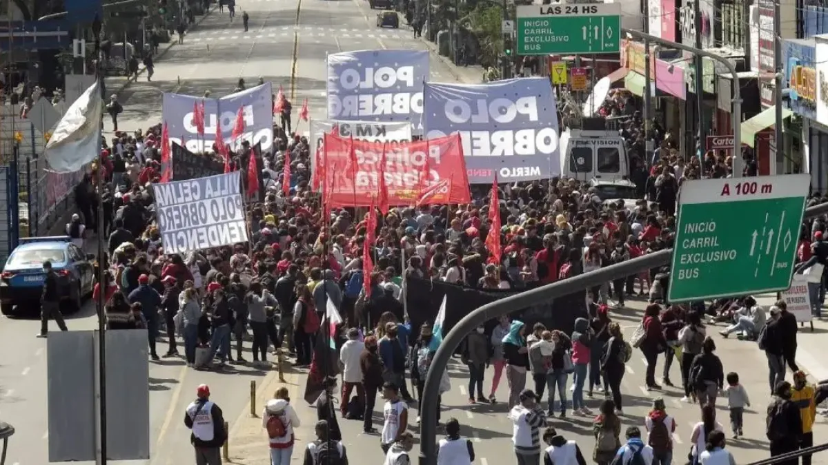 Jornada de protesta de movimientos sociales con 500 cortes en todo el país