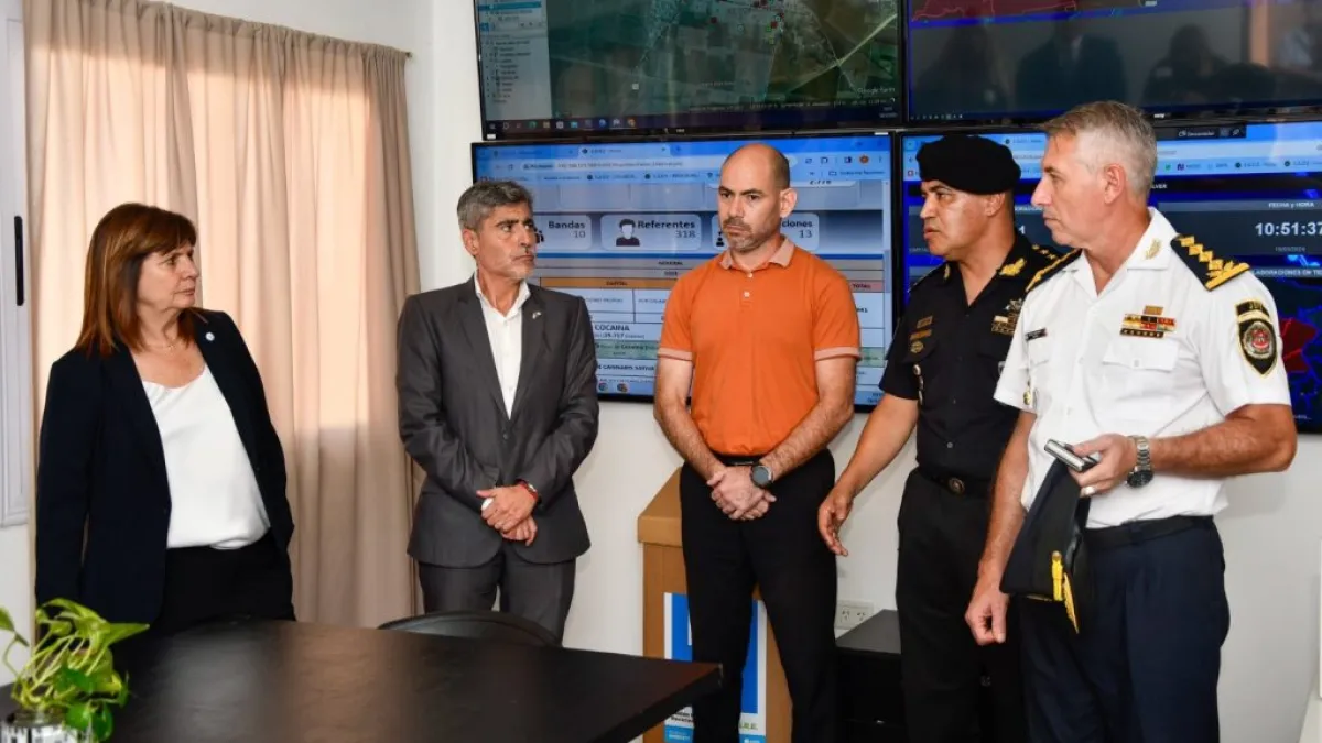 Bullrich recorrió la sede de la Fuerza Policial Antinarcotráfico