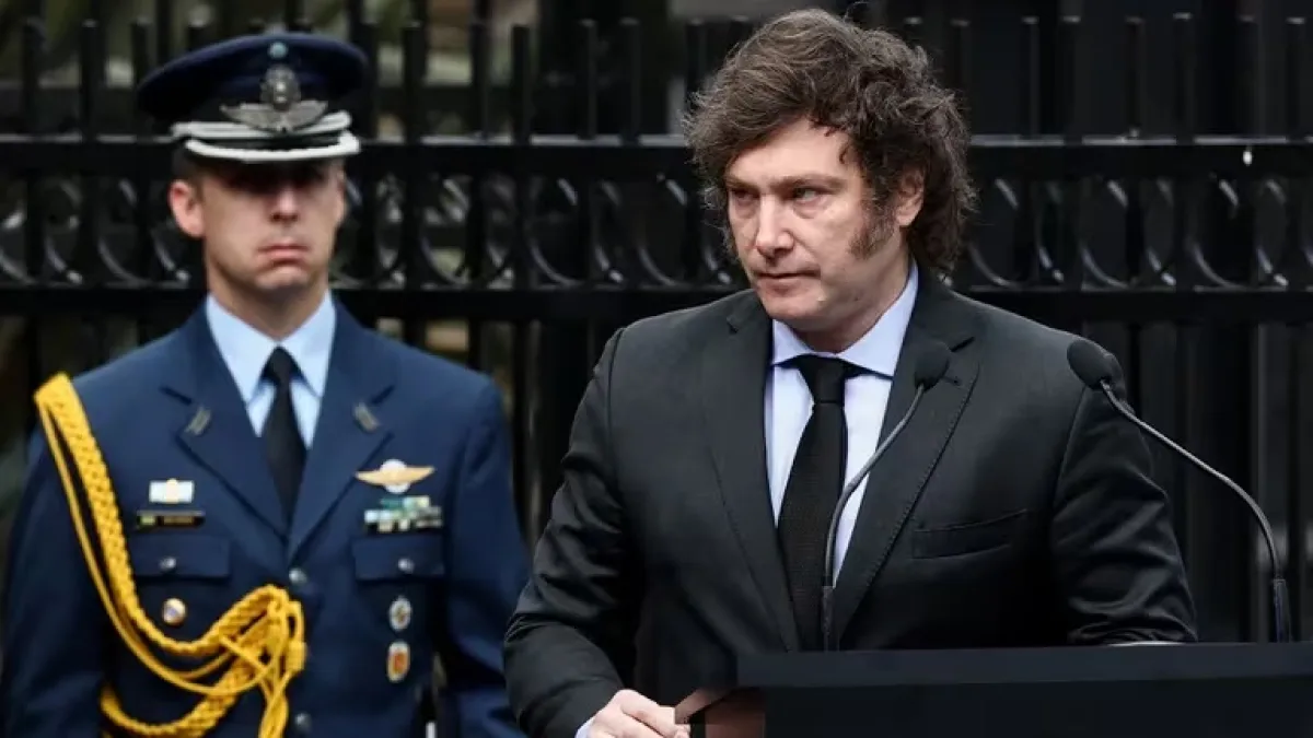 En el acto homenaje a los caídos en Malvinas, Milei convocó a una "nueva era de reconciliación" con las fuerzas armadas