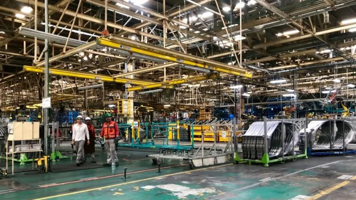 La industria cayó un 14,2% en abril, según un informe de la UIA