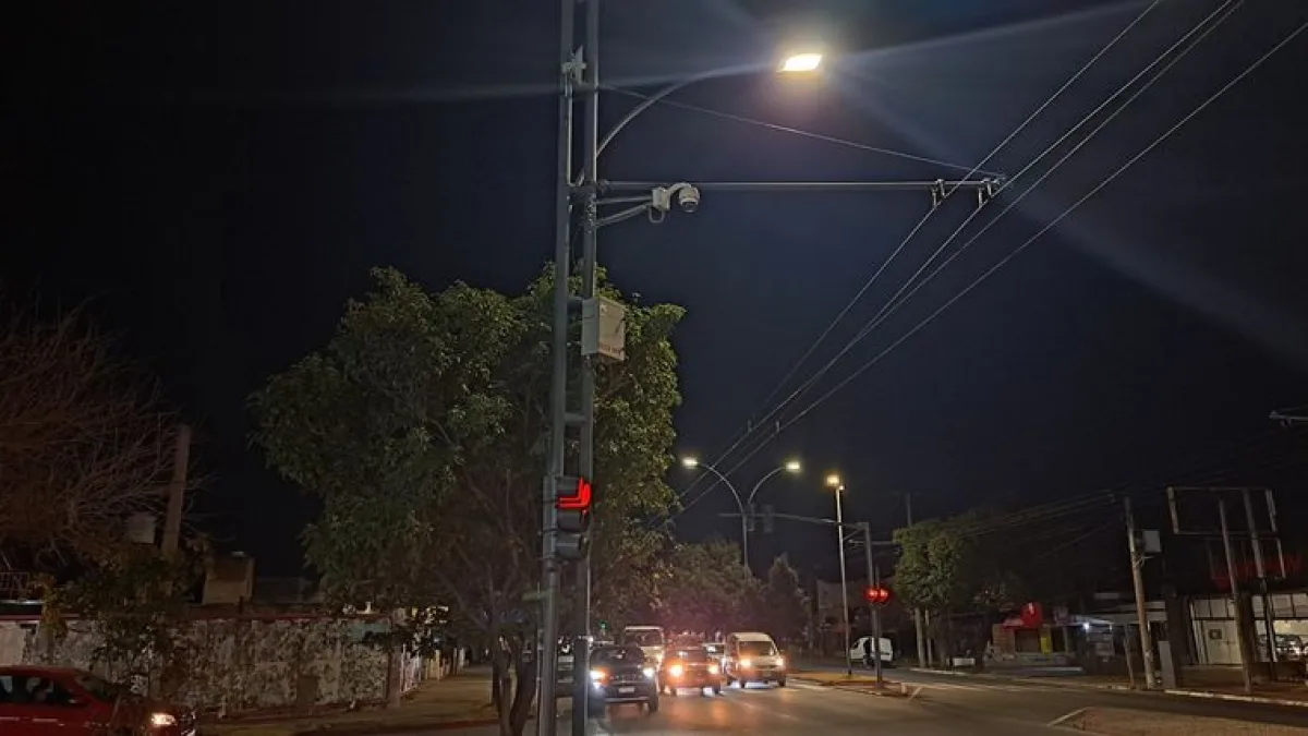 Detuvieron a tres menores cuando robaban cables en barrio ATE