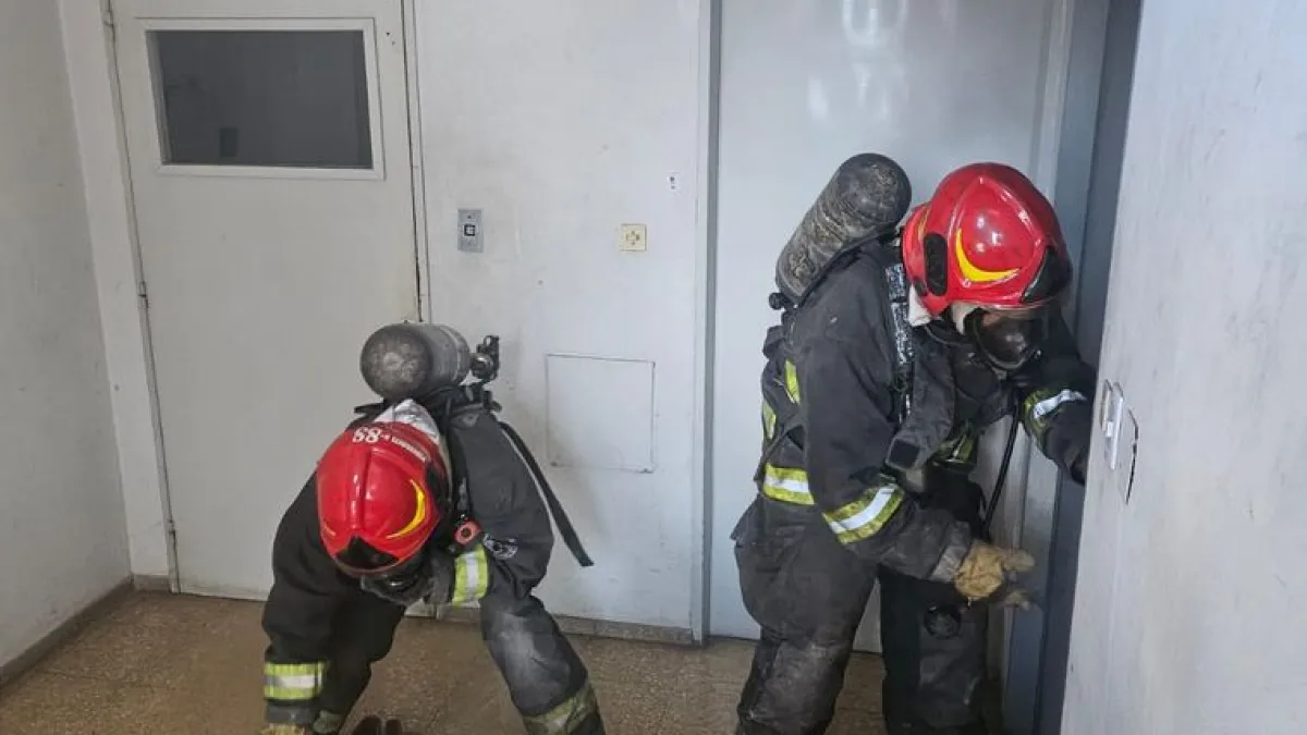 Susto en Córdoba por incendio en un departamento: 20 autoevacuados