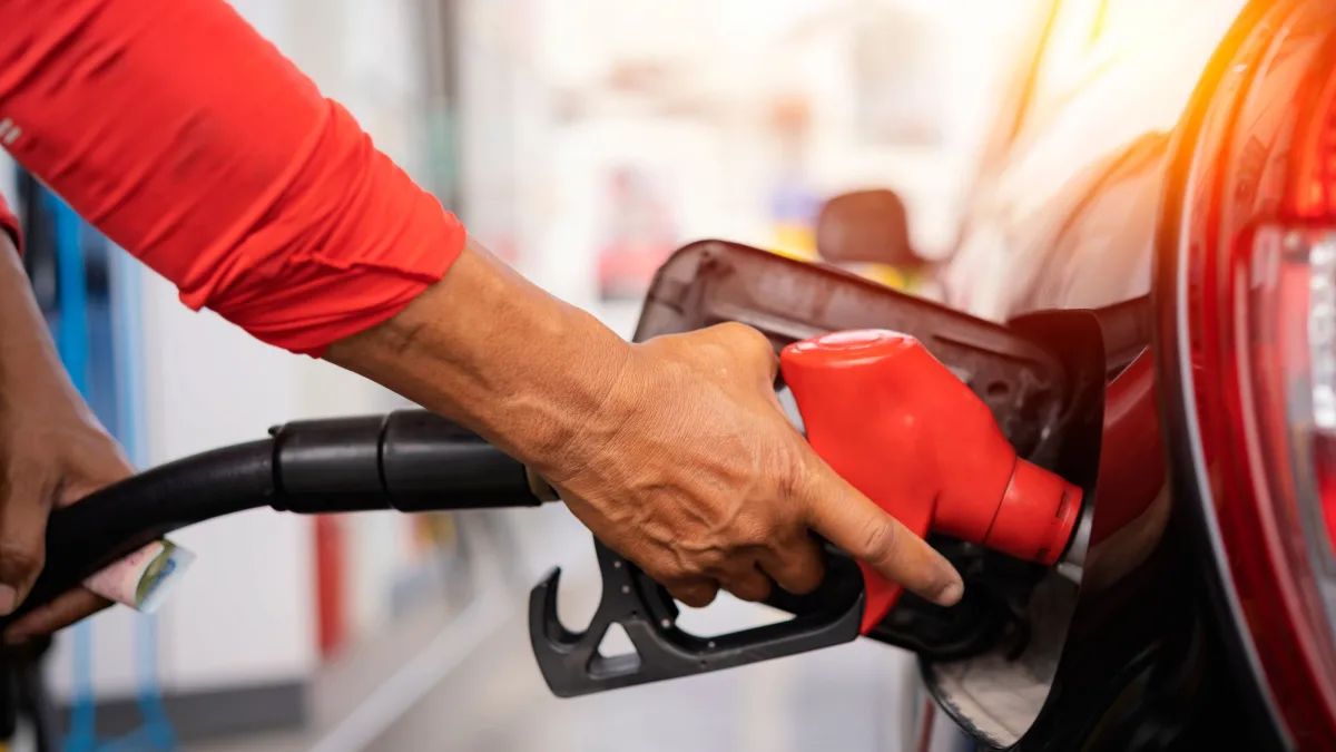 Nuevo aumento de combustibles: la nafta sube un 3% en agosto