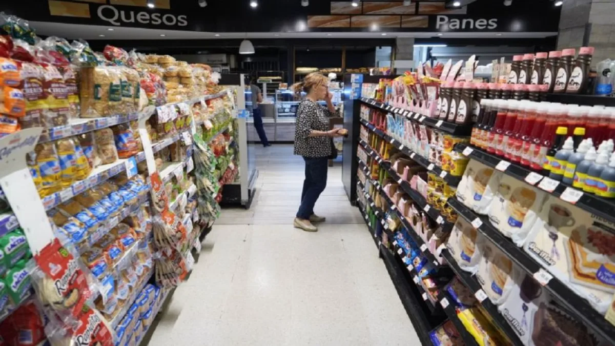La inflación de julio no superaría el 4% y la suba del dólar no impactó en los alimentos