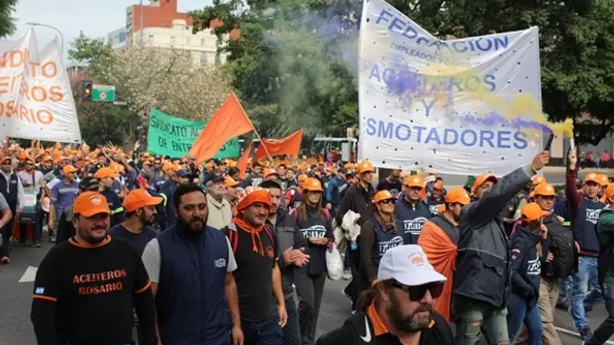 Dictan conciliación obligatoria para levantar el paro de aceiteros