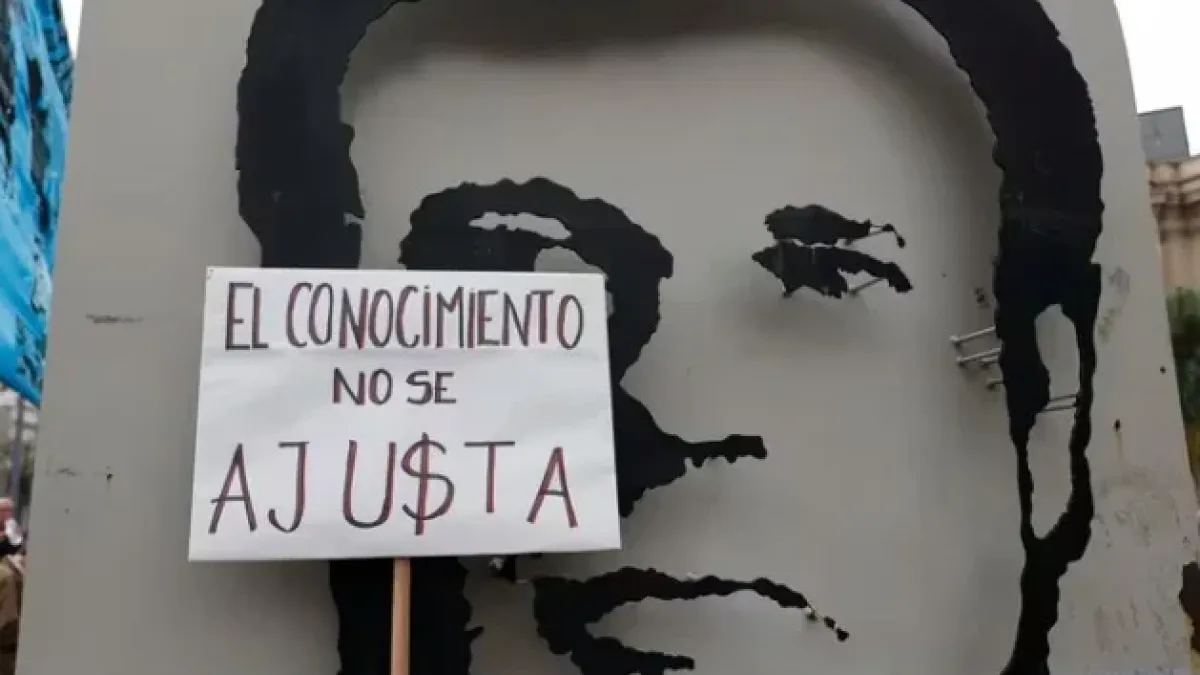 Inició el paro universitario por 48 horas en todo el país