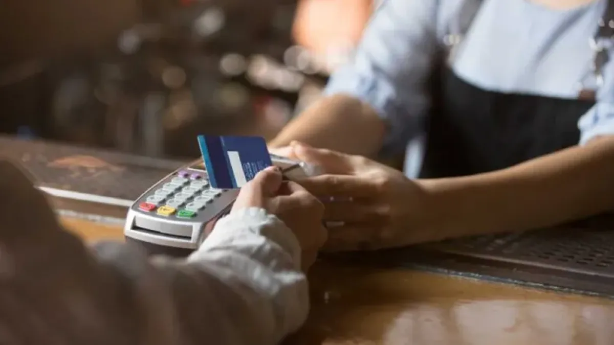 Eliminan las retenciones a cuenta de IVA y Ganancias en ventas de comercios