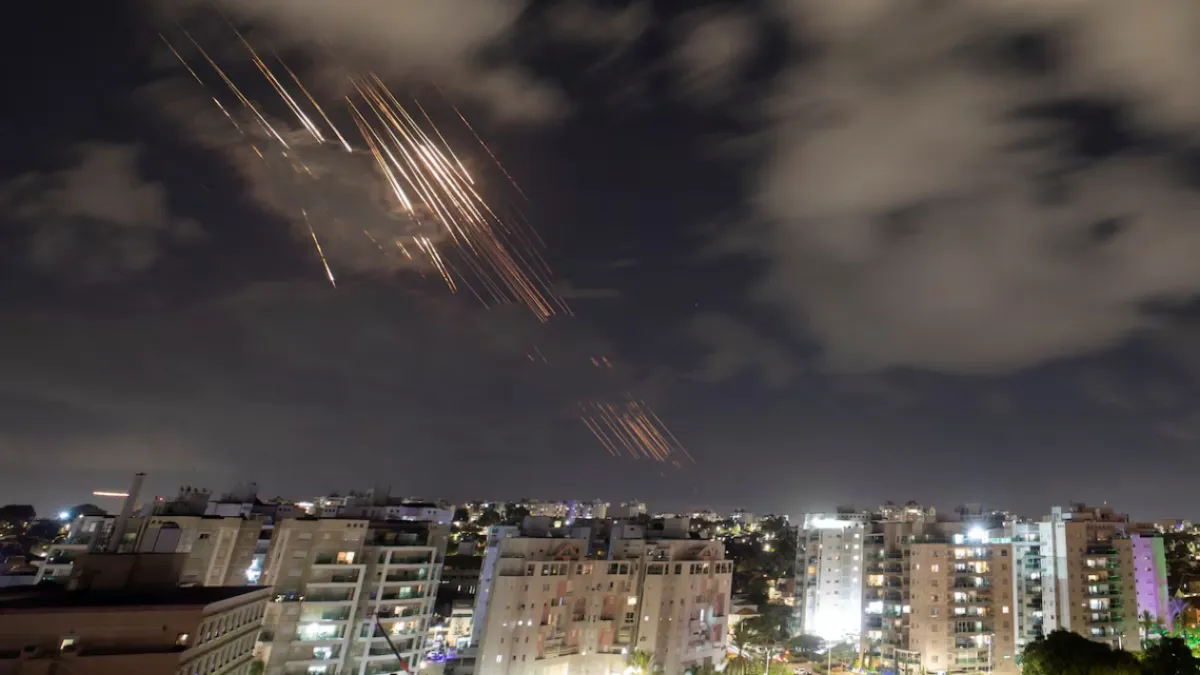 Irán lanzó más de 200 misiles hacia Israel en una ofensiva sin precedentes