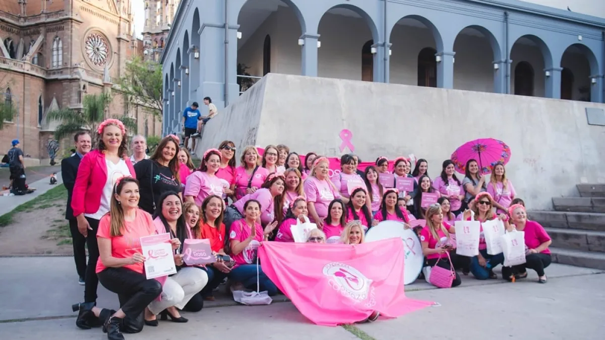 Inició la campaña contra el cáncer de mama en Córdoba