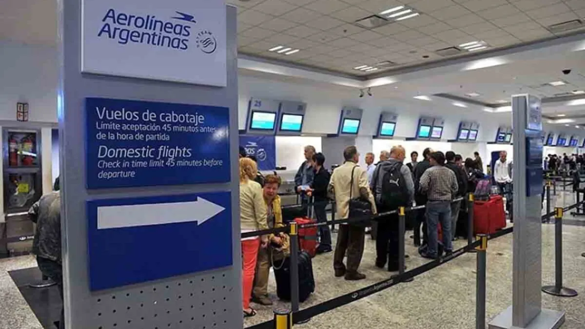 El Gobierno se reúne con los gremios para acordar en medio del conflicto aeronáutico
