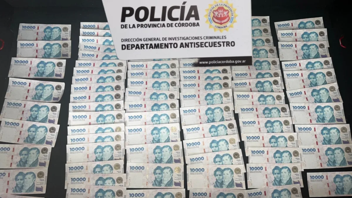 Tres detenidos por estafas con moneda falsa a través de Marketplace
