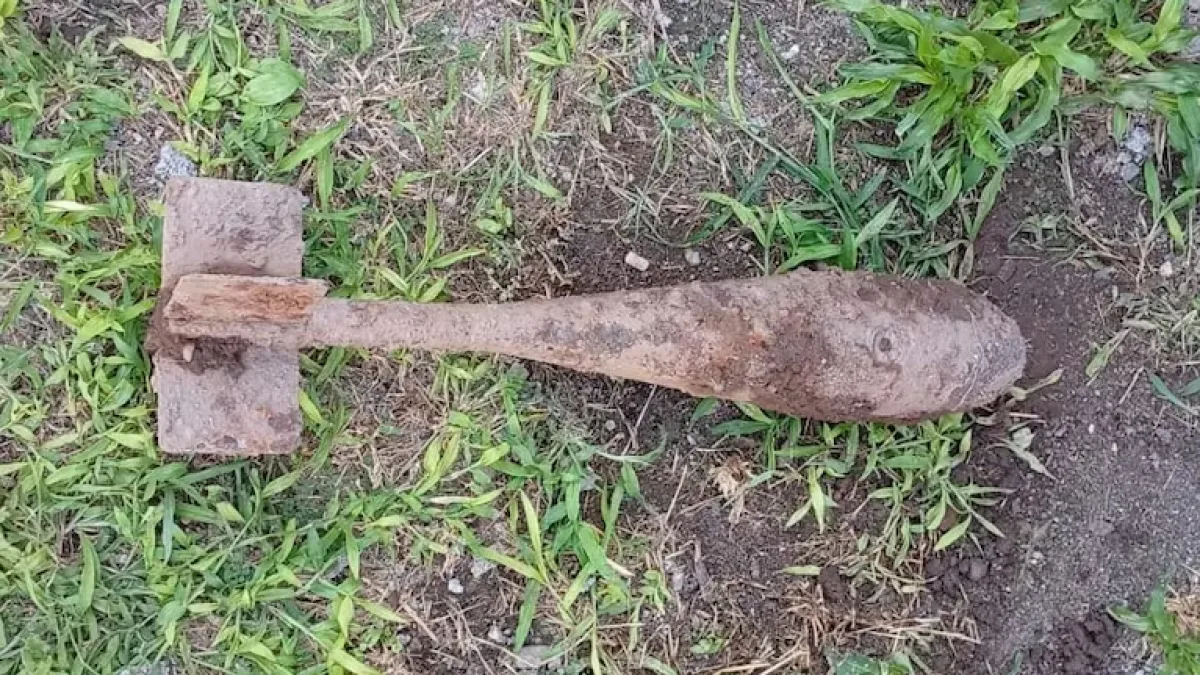 Realizaban una excavación para instalar una pileta y hallaron un explosivo