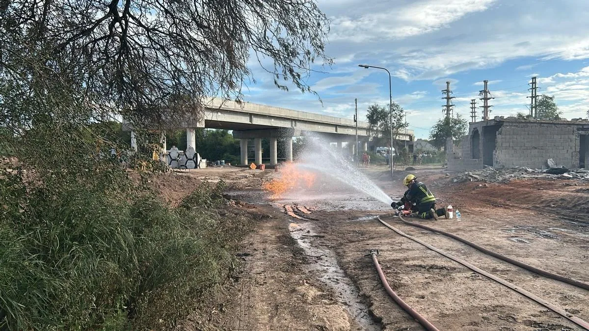 Imputaron al operario que manipulaba la retroexcavadora en la explosión del gasoducto