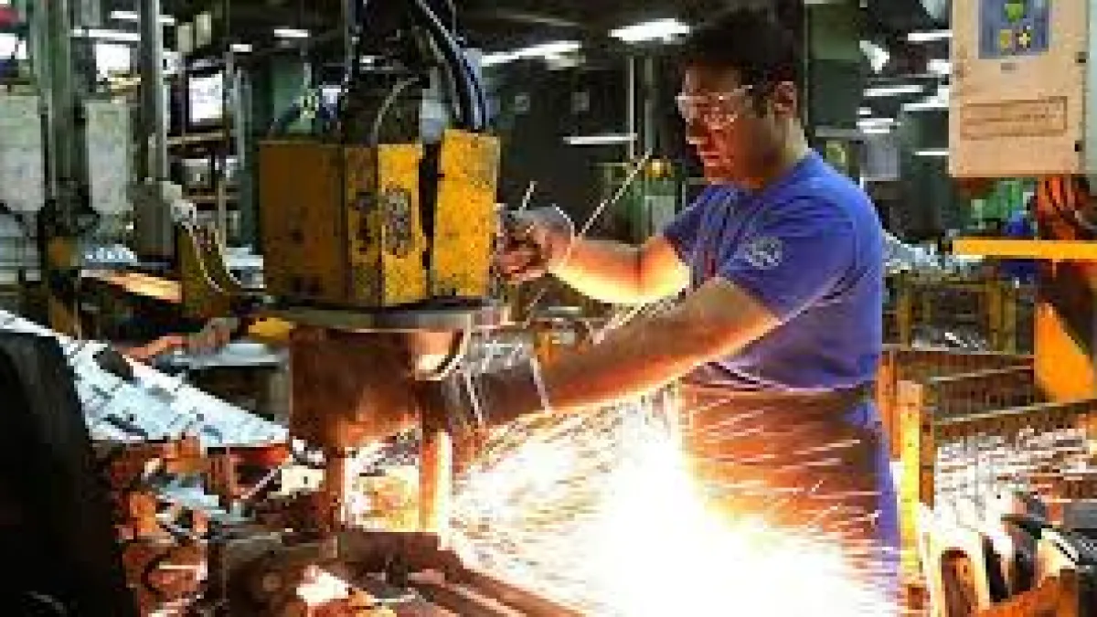 En un año se perdieron 185 mil puestos de trabajo, según datos oficiales