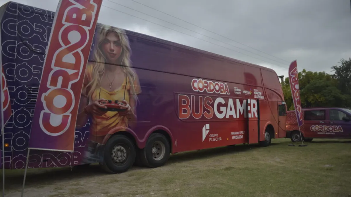 El Bus Gamer recorre la provincia con una innovadora experiencia interactiva