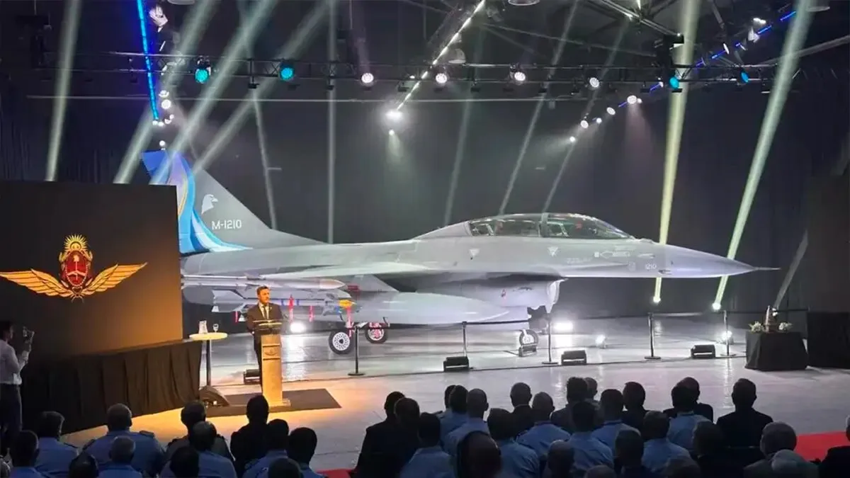 El Gobierno presentó el nuevo caza F-16 en Tandil