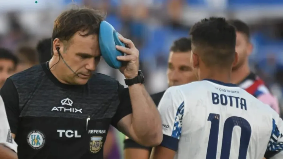 El partido entre Godoy Cruz y Talleres fue suspendido anoche por agresión al juez de línea