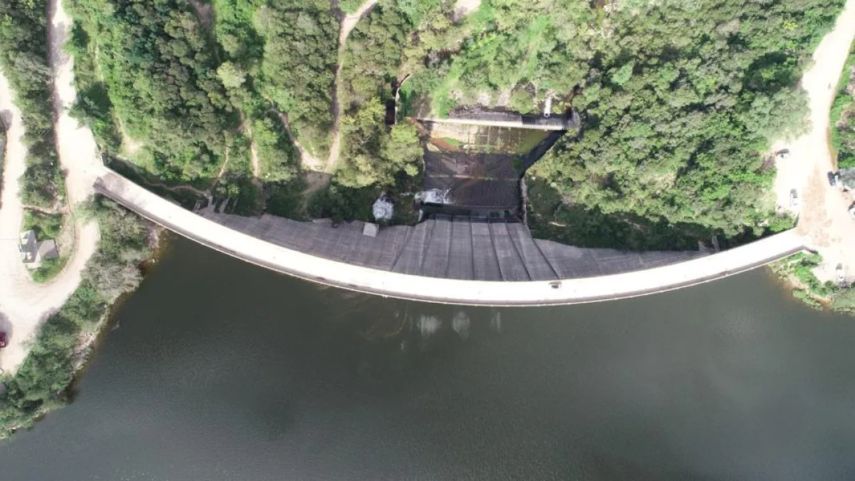 Recuperación hídrica: el embalse La Quebrada se acerca a su nivel de vertedero
