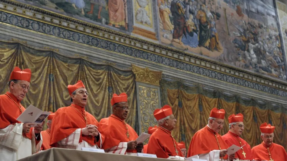 Los cardenales empiezan a instalarse en el Vaticano para el Cónclave