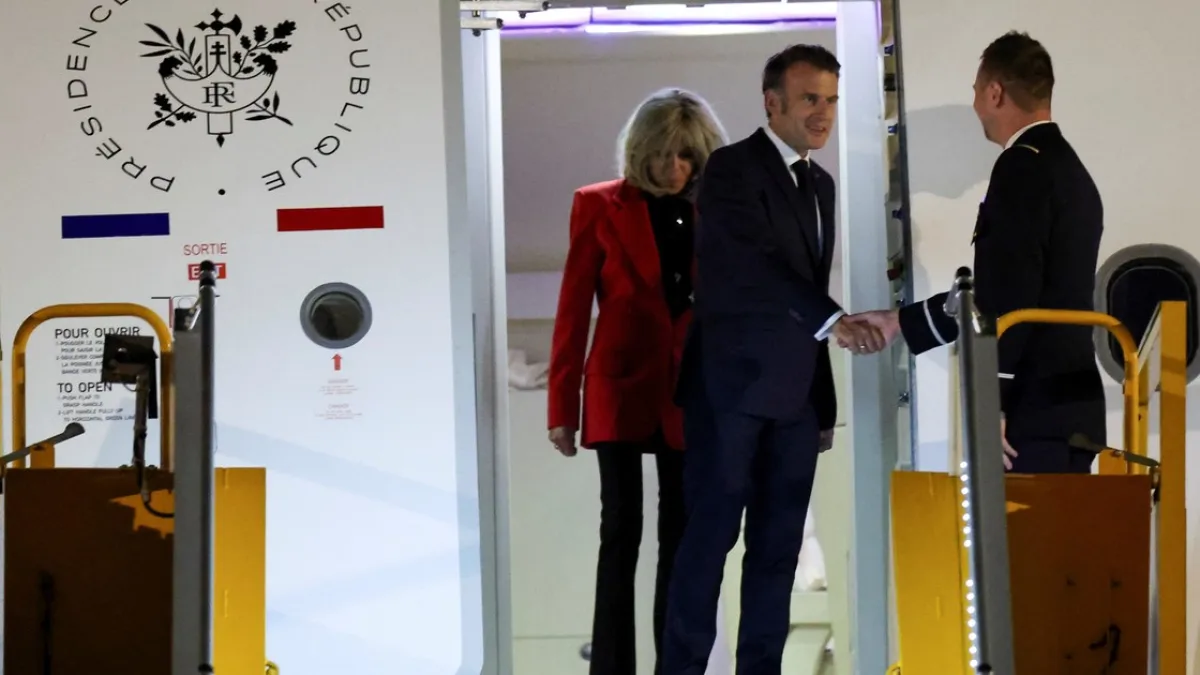 Escándalo en Francia por el cachetazo que recibió Macron de Brigitte, su esposa