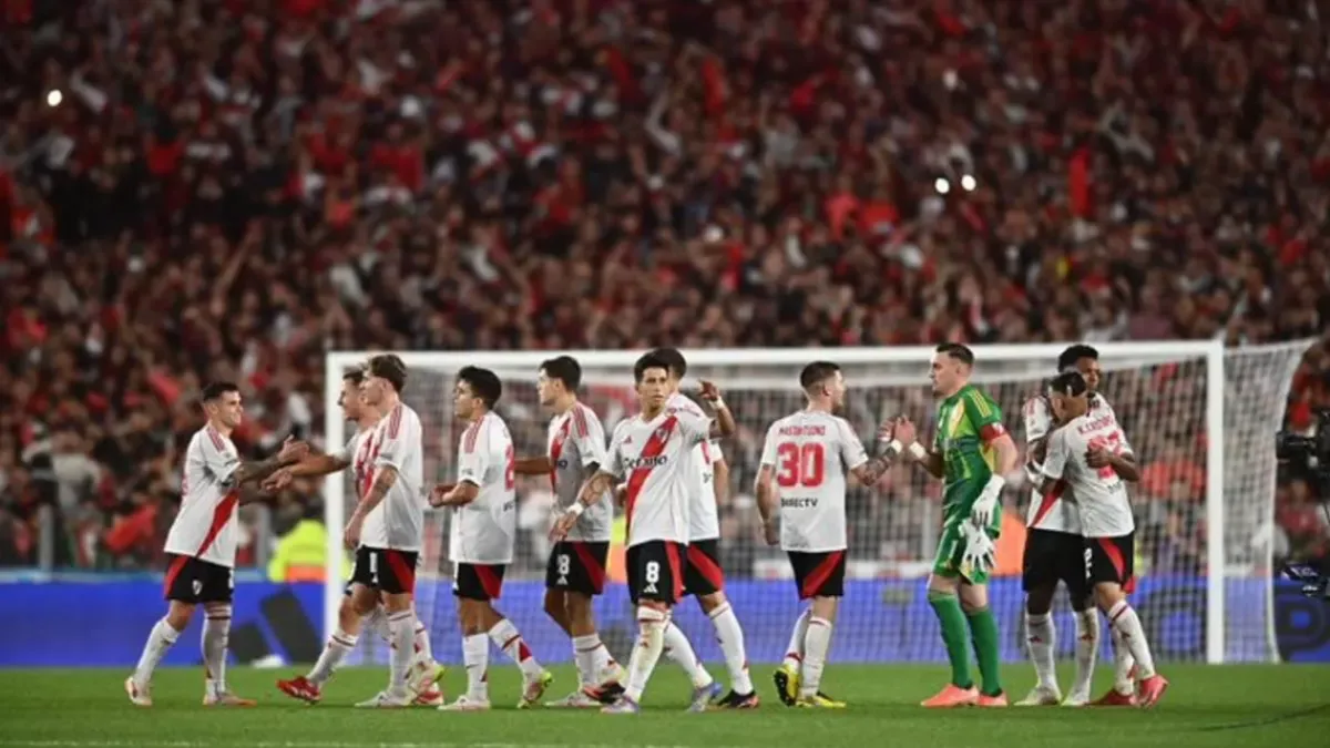 River goleó a Barracas y clasificó a los cuartos de final del Torneo Apertura