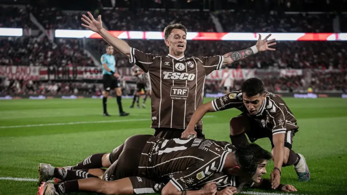 Platense eliminó a River por penales en el Monumental