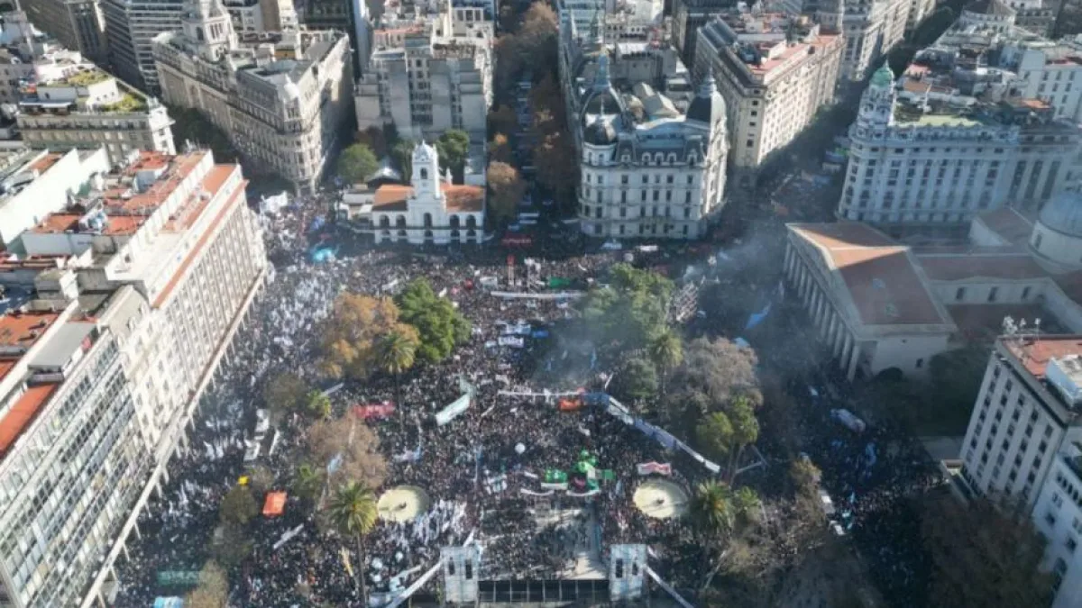 Cristina Kirchner dio un mensaje desde su casa a la Plaza de Mayo