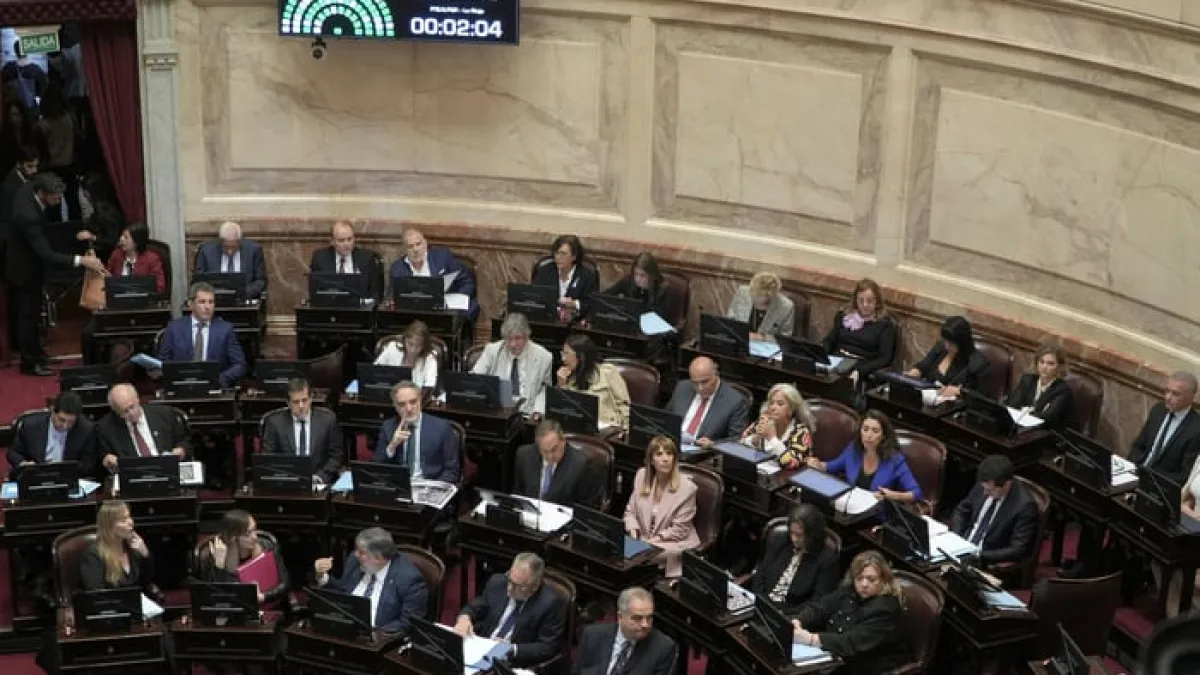 El Senado aprobó el aumento del bono jubilatorio, la recomposición del 7,2% y la extensión de la moratoria
