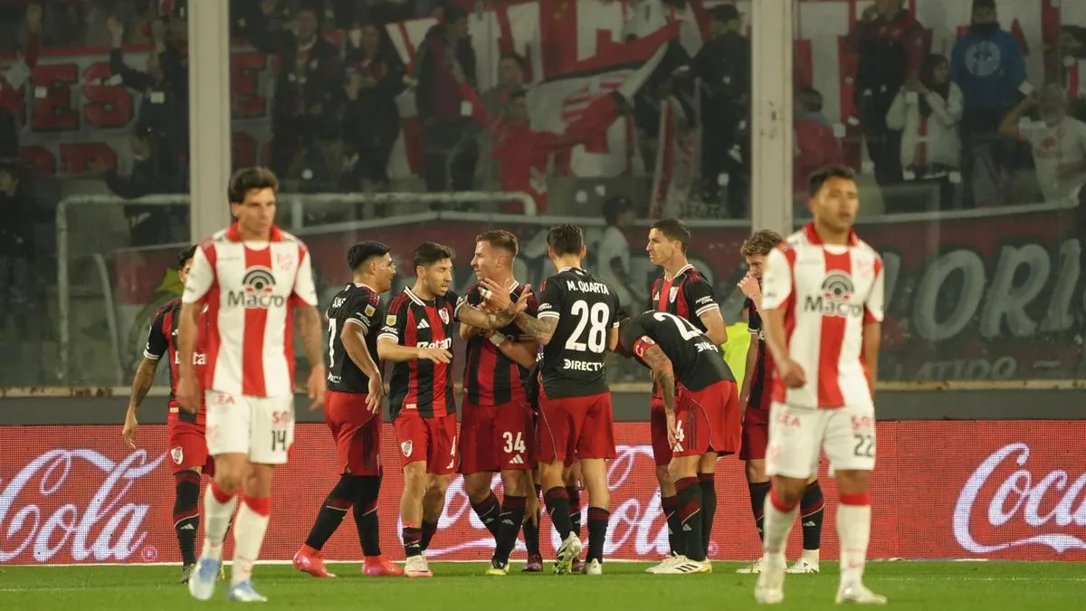 River goleó a Instituto en el Kempes