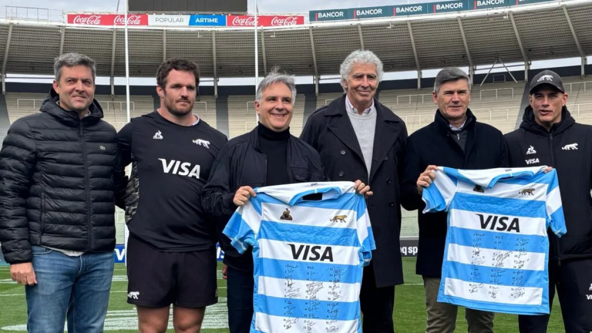 Llaryora visitó a Los Pumas antes del histórico partido frente a los All Blacks en el estadio Kempes