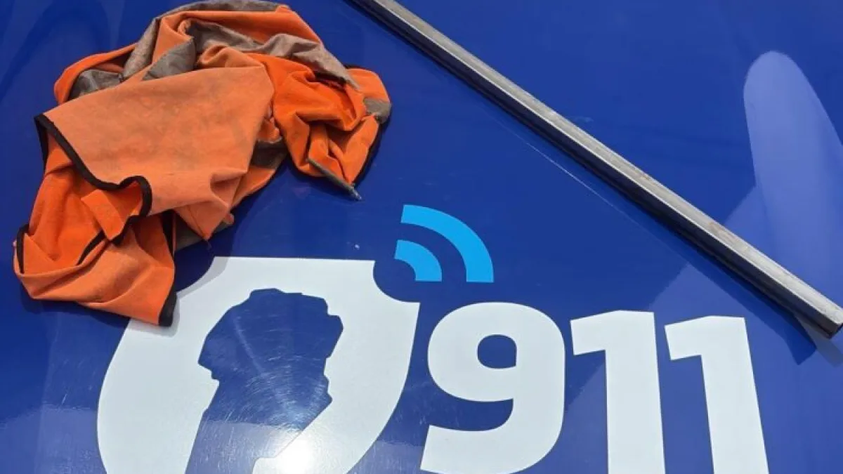 Tres naranjitas detenidos y dos policías heridos en un operativo