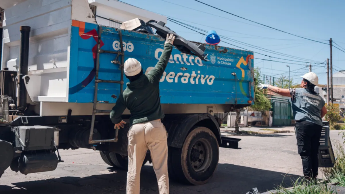 El operativo de descacharreo preventivo contra el Dengue continúa por los barrios de Córdoba