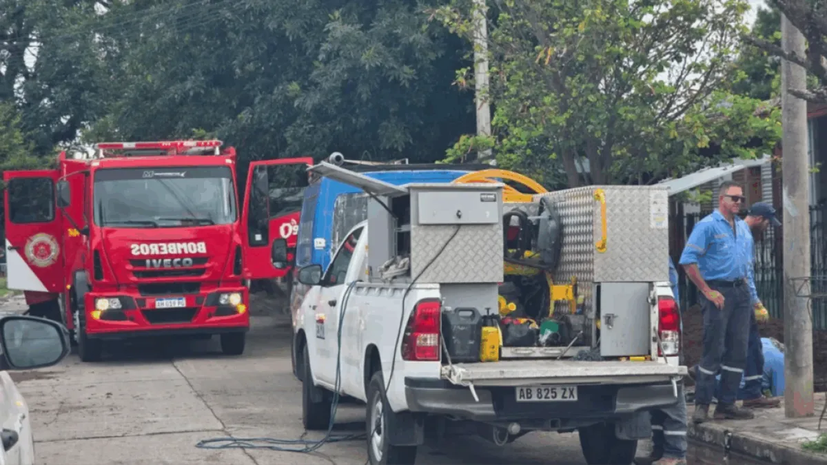 Un escape de gas obligó a evacuar viviendas por la caída de una medianera en Córdoba