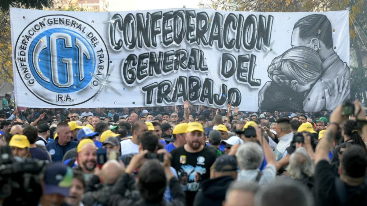 La CGT marcha contra la reforma laboral que impulsa Javier Milei