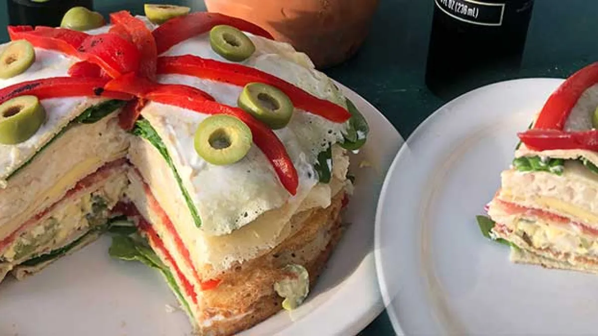 Gastronomía navideña: Torre de panqueques salada