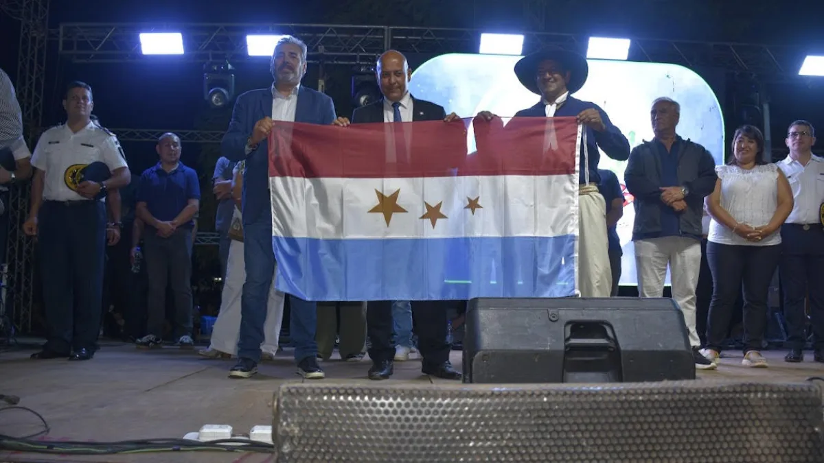 Orgullo en el norte cordobés, Caminiaga izó por primera vez su Bandera Oficial