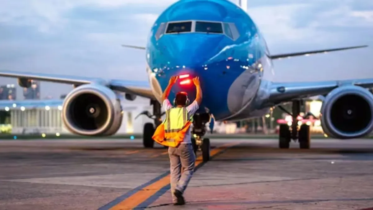 Levantan el paro de controladores aéreos y se abre una nueva instancia de diálogo