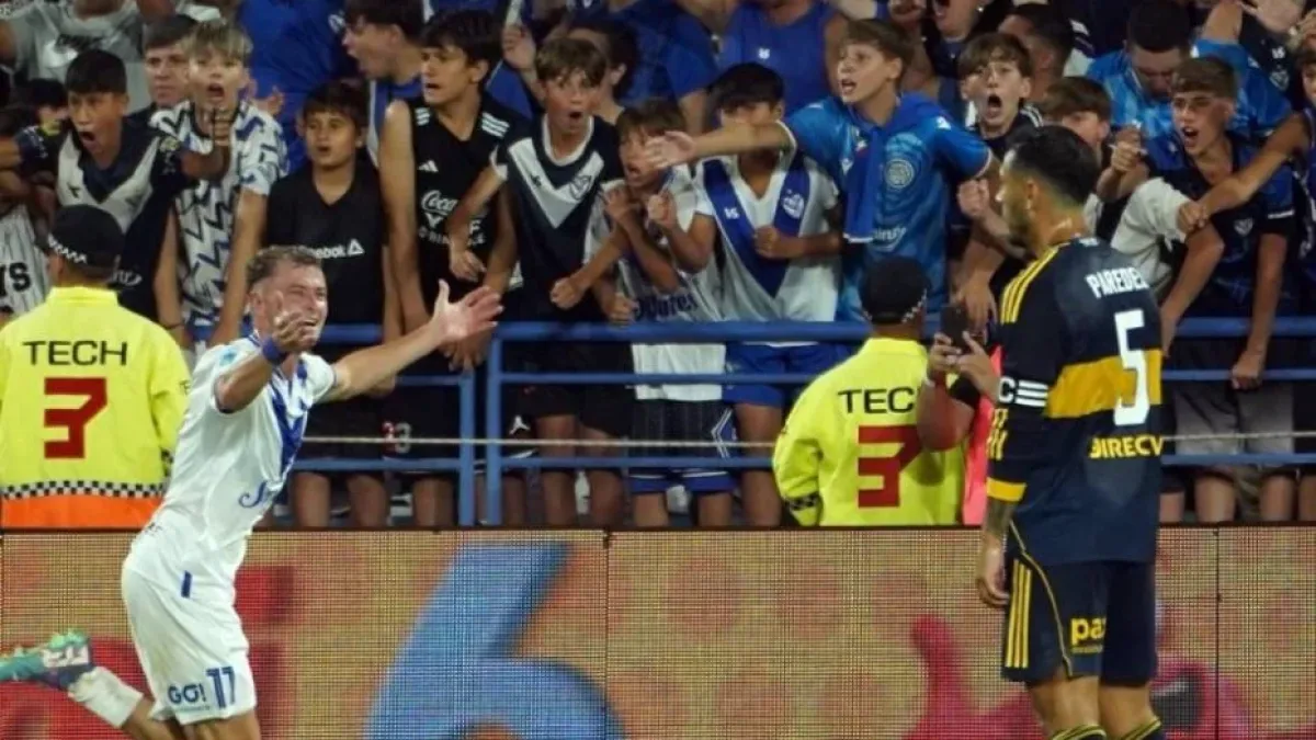 Vélez superó a Boca 2-1 y consolida su liderazgo en el torneo
