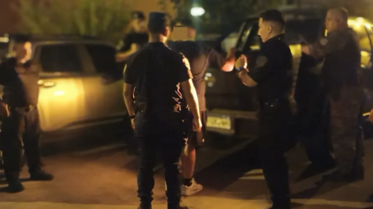 Detuvieron a tres naranjitas en el show de Montaner: pedían hasta $30 mil por auto