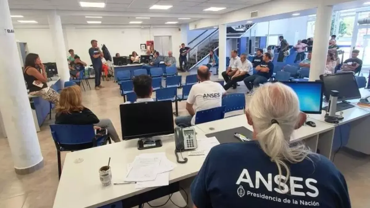 El gobierno lanzó un nuevo plan de retiro voluntario para empleados de ANSES