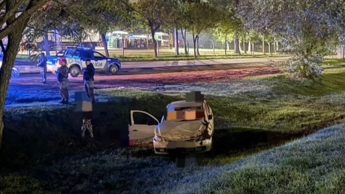 Trágico accidente: un hombre murió y su auto cayó a una zanja
