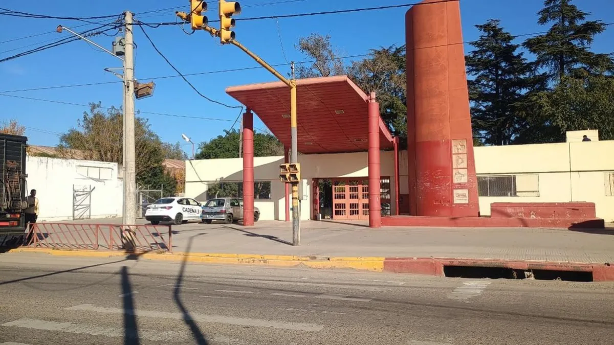Conmoción en Córdoba: una menor de 12 años quedó grave tras ser atropellada frente a su escuela