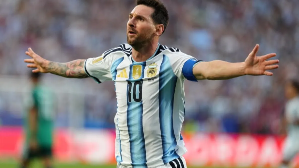 Messi hizo historia en el debut: alcanzó a Klose con un triplete inolvidable